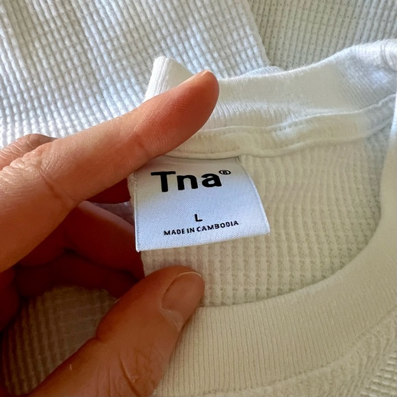 Aritzia TNA Tremont Thermal Longsleeve Shirt - White - Picture 2 of 9